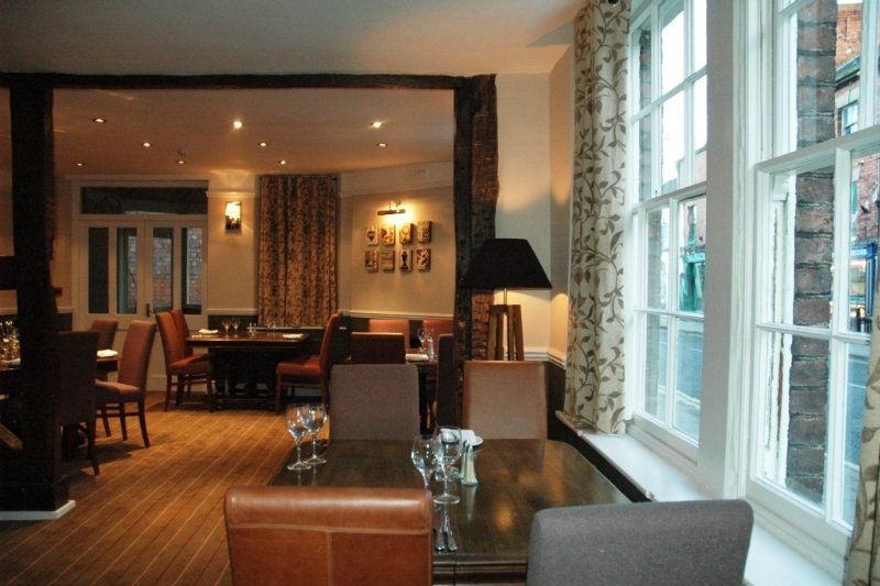 The Royal Oak Hotel, Welshpool, Mid Wales Exterior photo