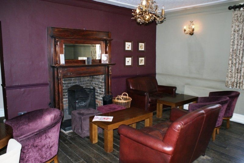 The Royal Oak Hotel, Welshpool, Mid Wales Exterior photo