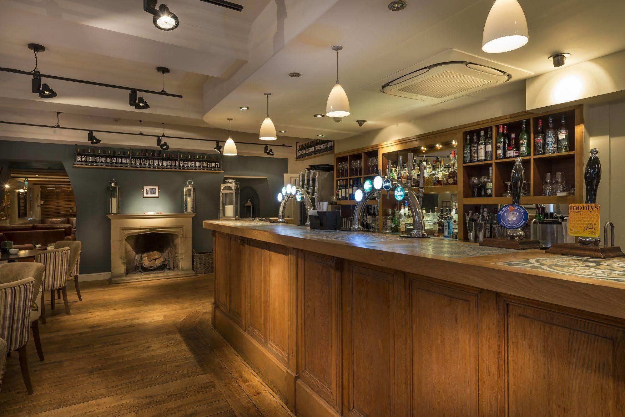 The Royal Oak Hotel, Welshpool, Mid Wales Exterior photo