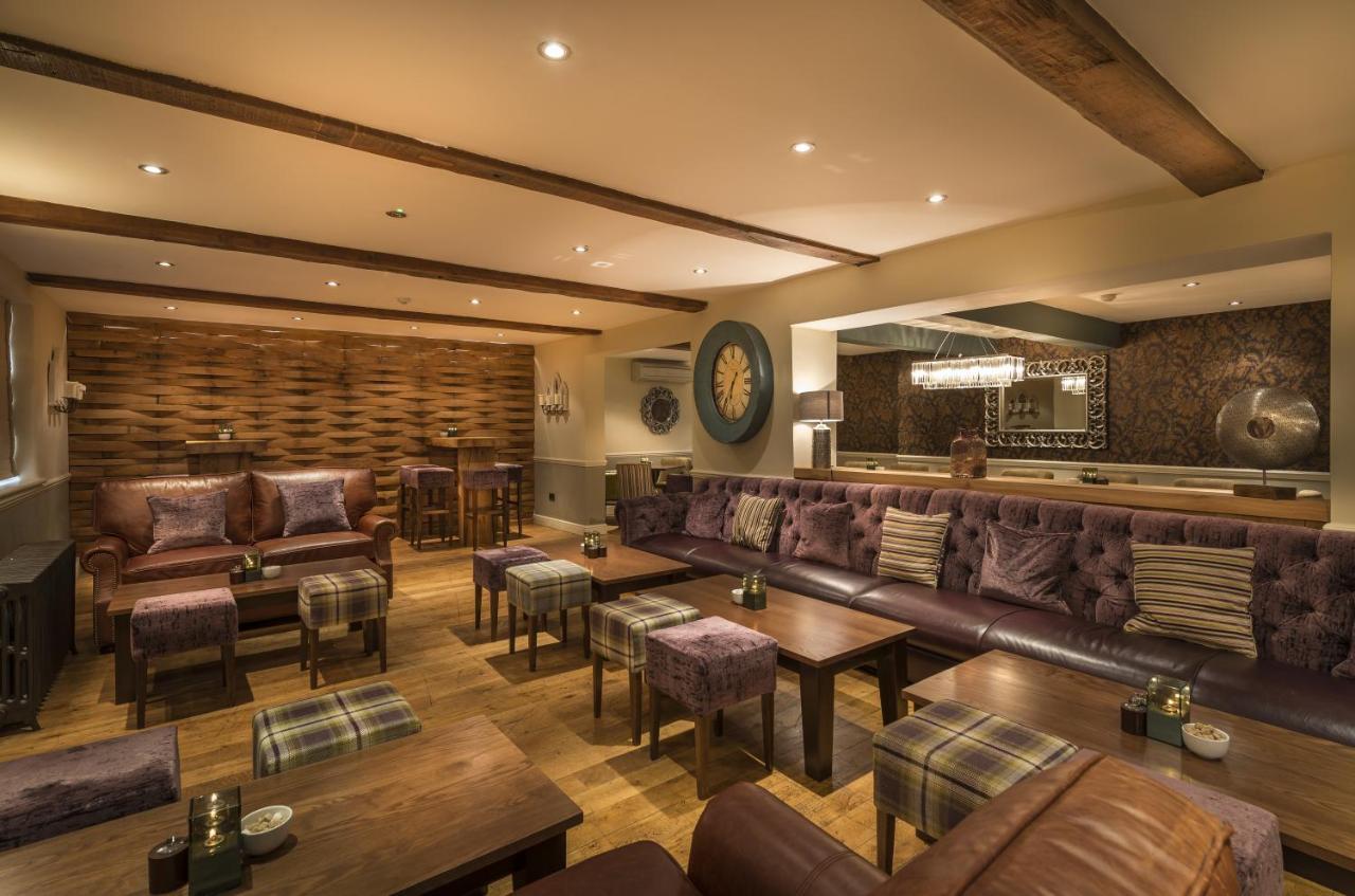 The Royal Oak Hotel, Welshpool, Mid Wales Exterior photo