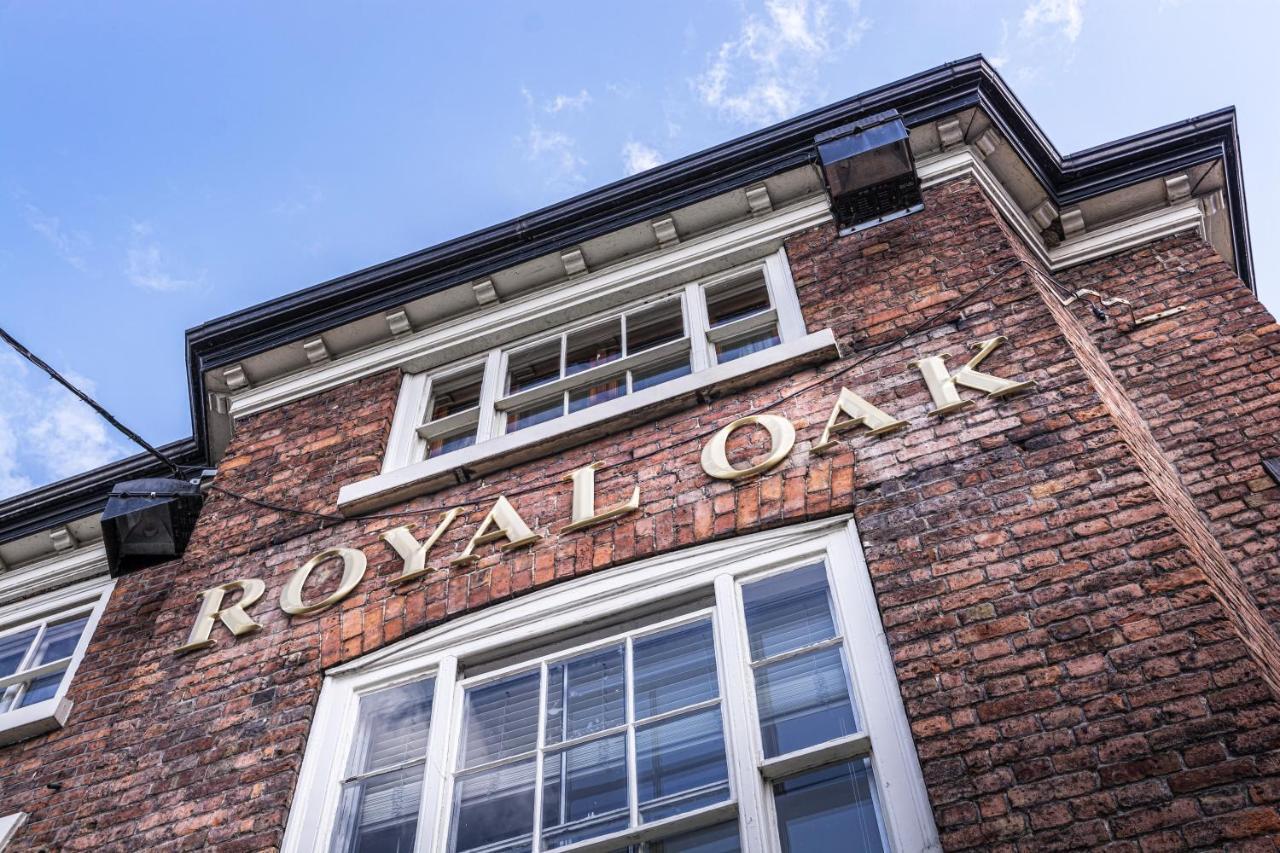 The Royal Oak Hotel, Welshpool, Mid Wales Exterior photo